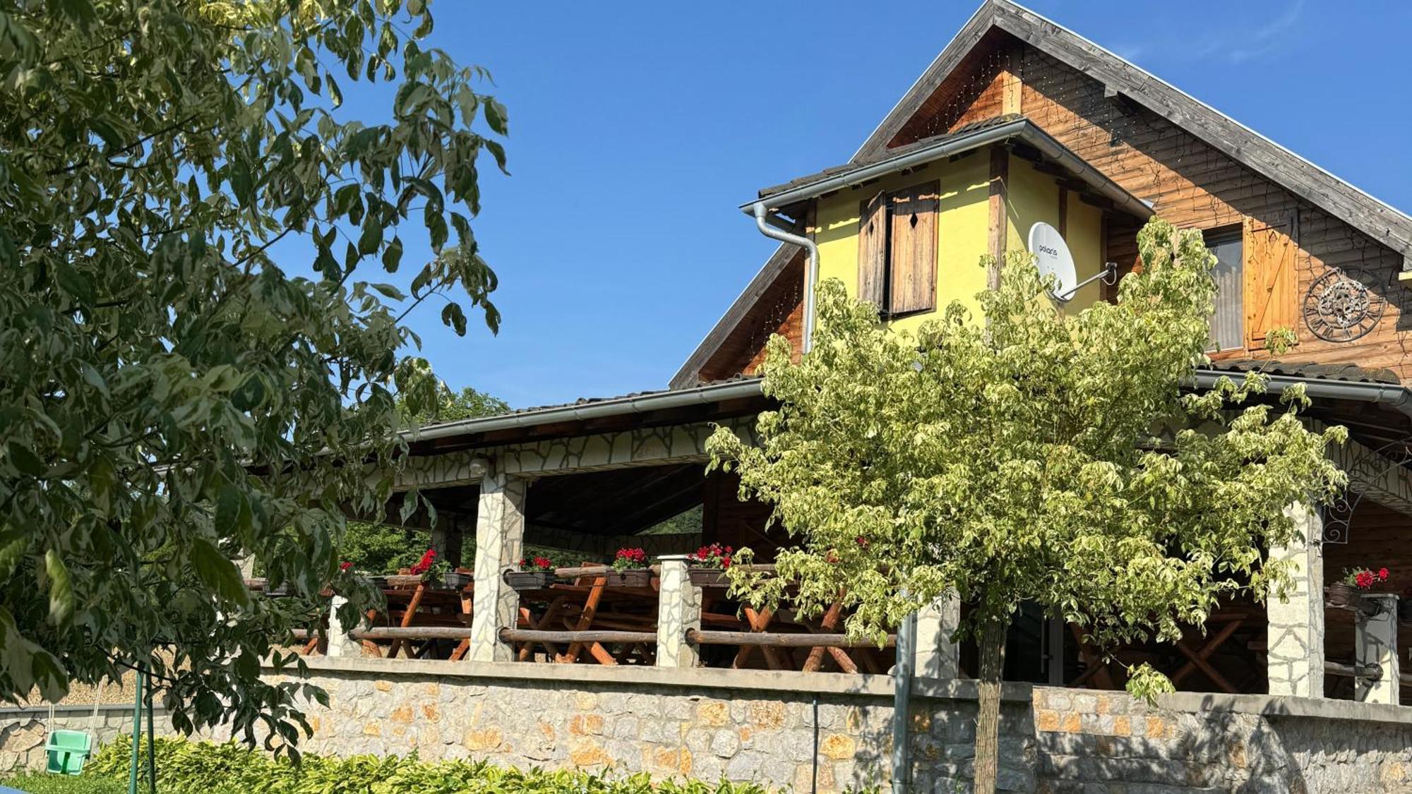 Forest Camp Bed & Breakfast Despotovac Exterior foto